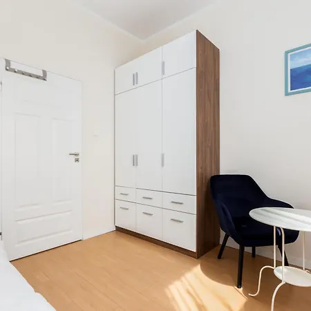 Robotnicza 2-bedroom Apartment *